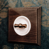 Выключатель Шедель, Дерево, Цвет рамки: Винтаж, Цвет накладки: Белый, Цвет ручки: Бронза