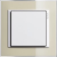 Gira Event Clear. Цвет рамки: Песочный; Цвет вставки: Белый глянцевый; Цвет клавиши: Белый матовый