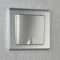 Розетка Werkel Stream влагозащищенная с защитной крышкой и шторками, цвет: серебряный